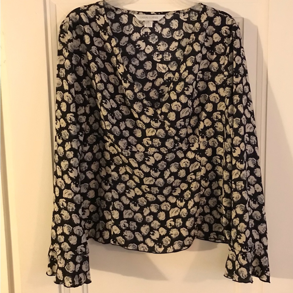 Casual Corner Black, Gray & Cream Blouse w/ Zipper On Side Size 16